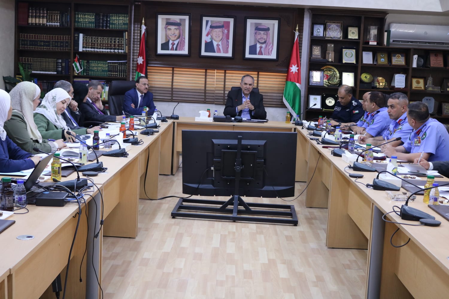 وزير_العدل_يترأس_اجتماعًا_تحضيرياً_بحضور_ممثلين_عن_المجلس_القضائي_والنيابة_العامة_والأمن_العام_لتطبيق_القانون_المعدل_للعقوبات