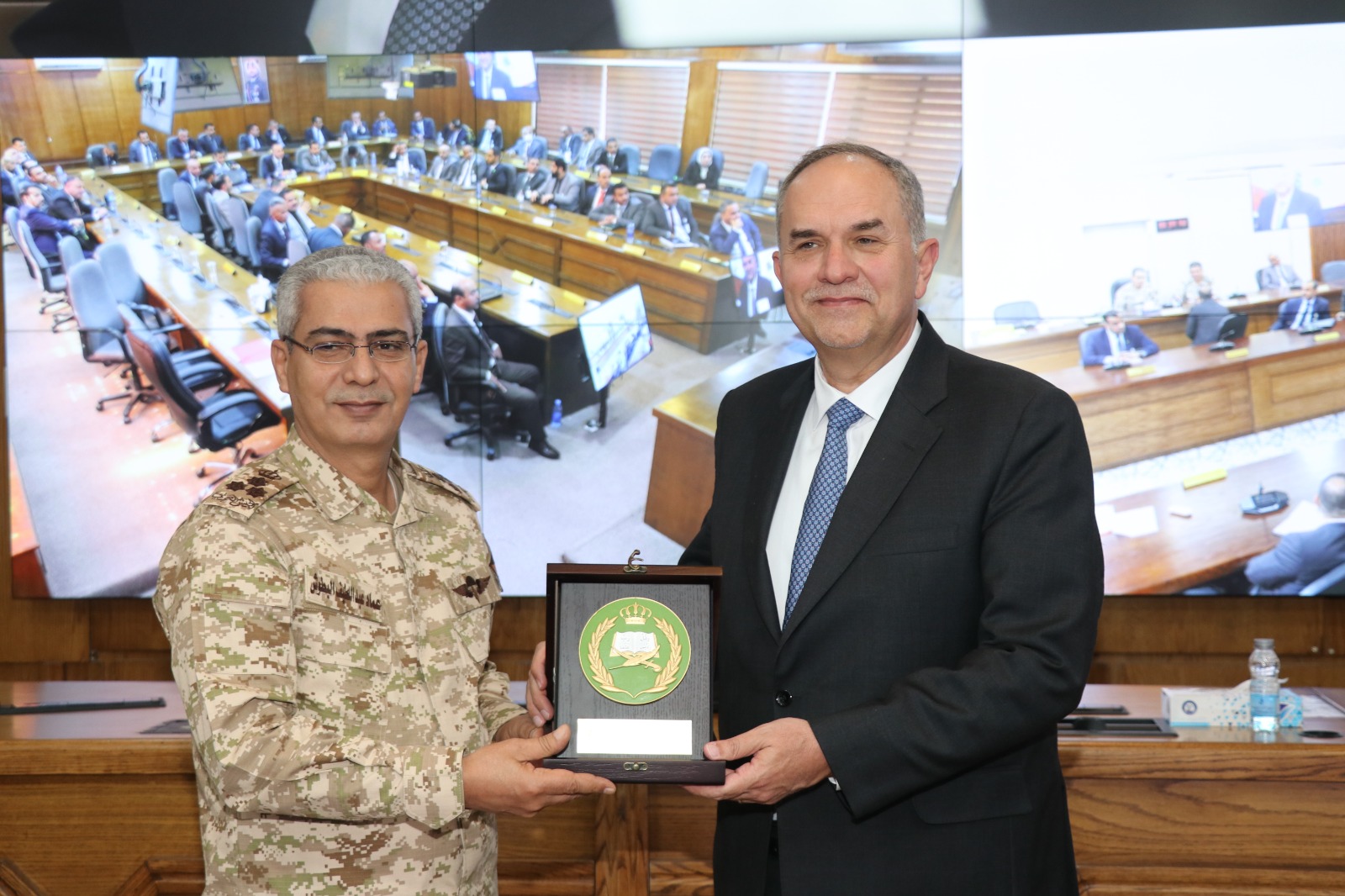 وزير_العدل_وكلية_الدفاع